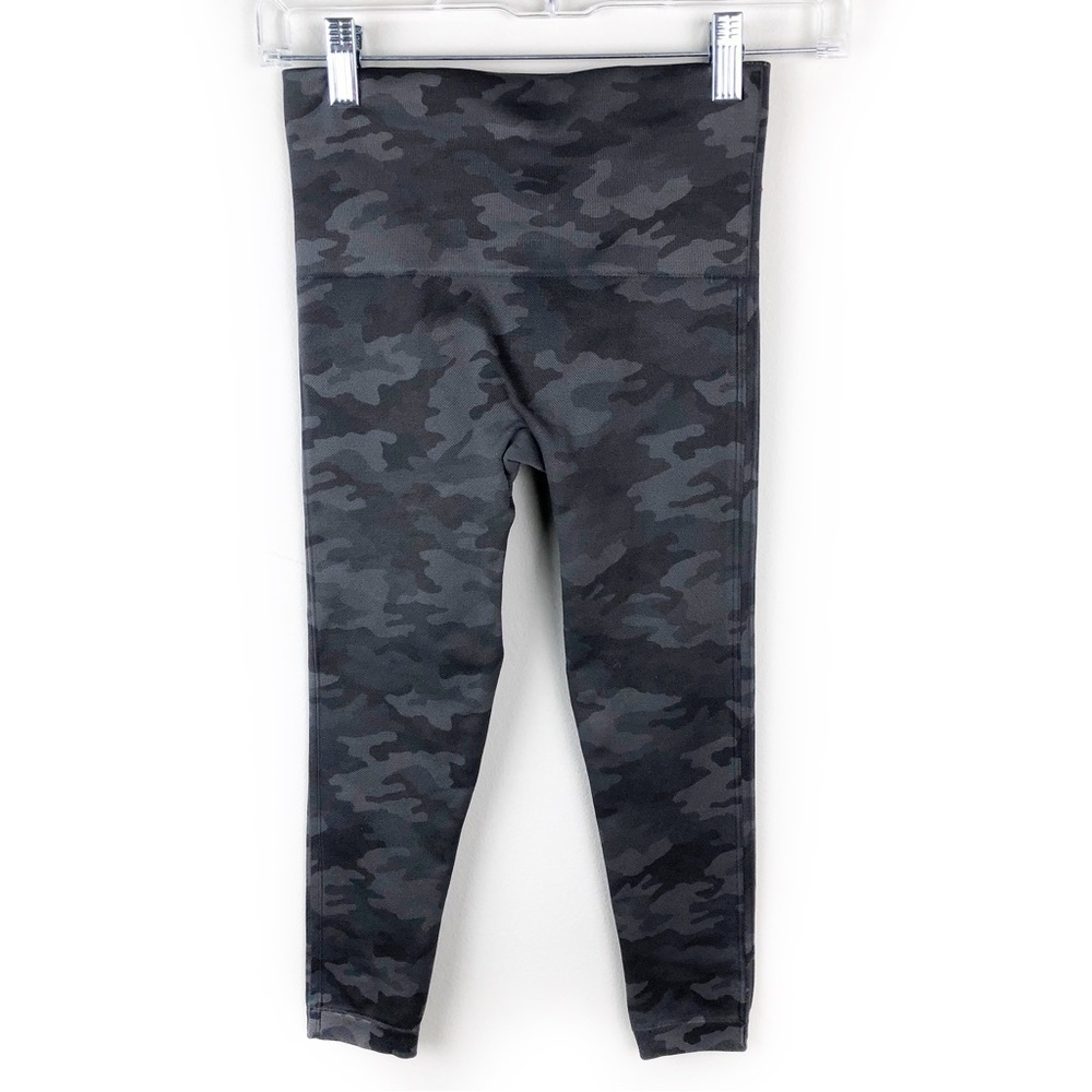 Spanx Look at me now seamless cropped leggings camo print size: xs